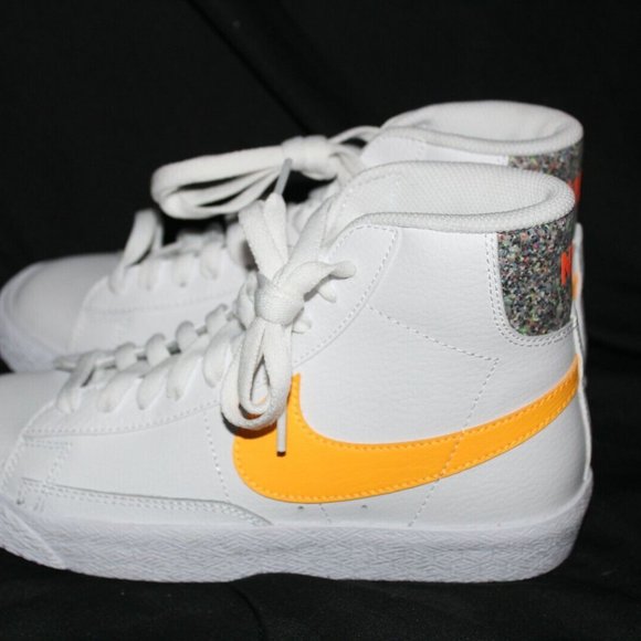 Nike Blazer Mid White/Laser Orange DB2606-100 Grade School Size 3.5Y NO BOX TOP - Picture 4 of 4